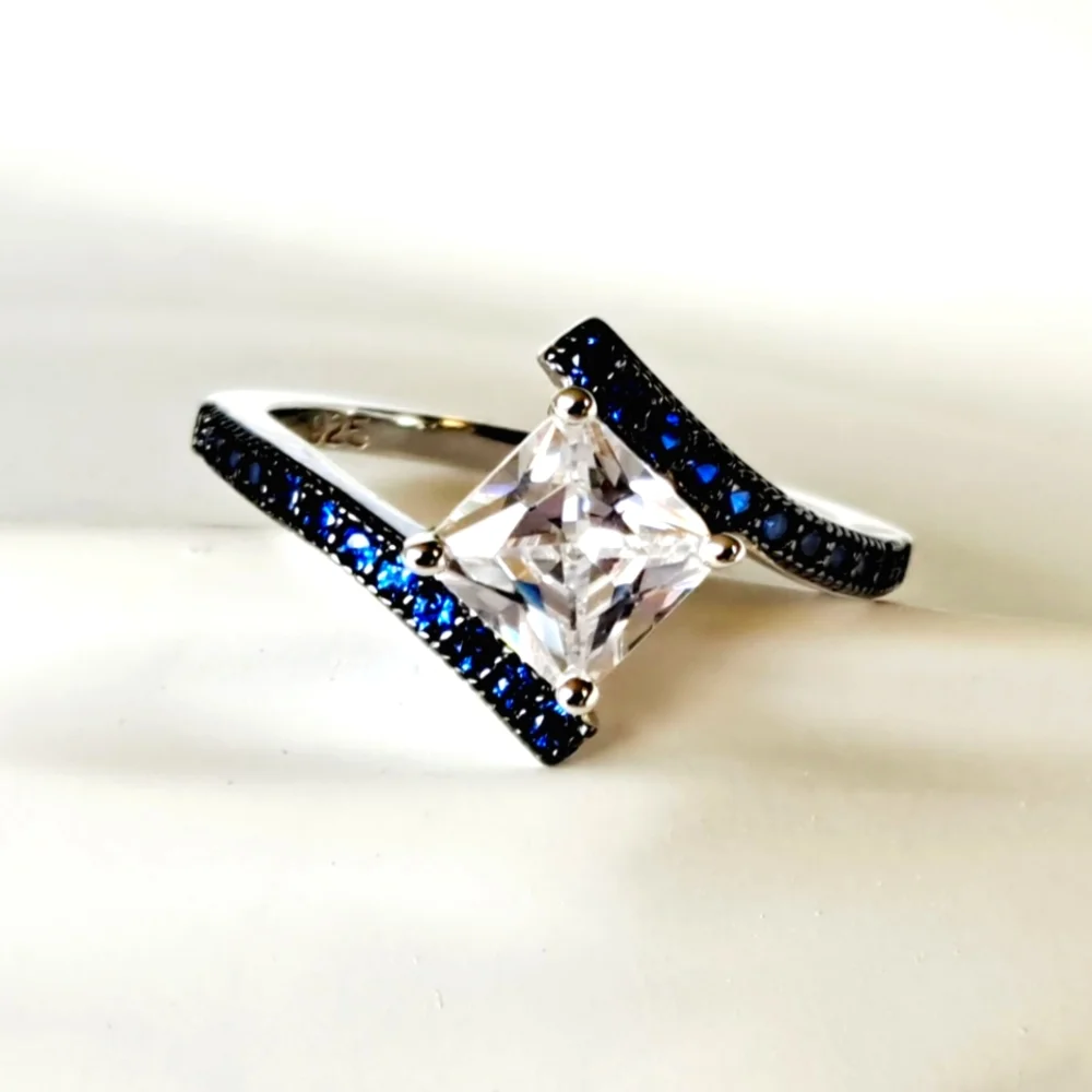 925 Sterling Silver Ring - Picture 9 of 11